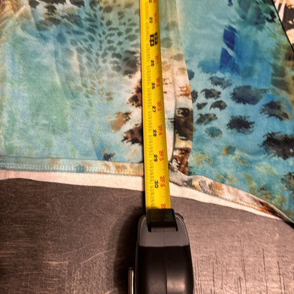 Cal Style U.S.A. 2XL Shark Bite Style Blouse With Flowing Sleeves - Picture 8 of 10